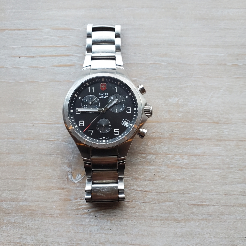 Stainless steel Victorinox Swiss army men's watch